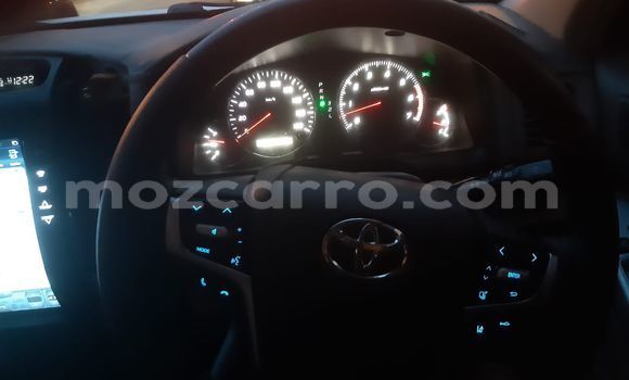 Nunua Ilio tumika Toyota Land Cruiser Prado Nyeupe Gari ndani ya Maputo nchini Maputo Nunua Ilio tumika Toyota Land Cruiser Prado Nyeupe Gari ndani ya Maputo nchini Maputo