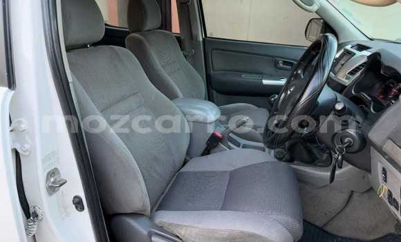 Buy Used Toyota Hilux White Car in Maputo in Maputo Buy Used Toyota Hilux White Car in Maputo in Maputo
