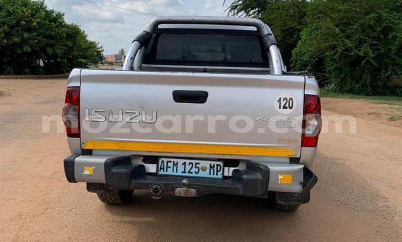 Tenga Tsaru Isuzu KB Zvimwe Mota in Maputo in Maputo Tenga Tsaru Isuzu KB Zvimwe Mota in Maputo in Maputo