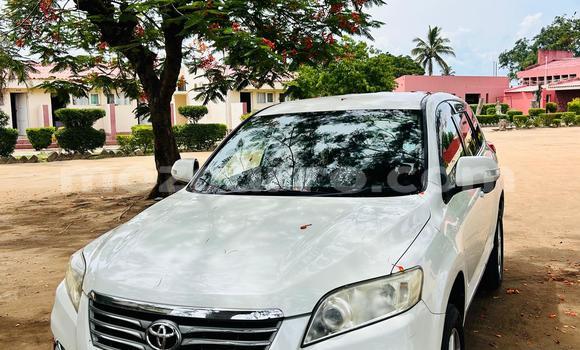 Nunua Ilio tumika Toyota Vanguard Nyeupe Gari ndani ya Xai-Xai nchini Gaza Nunua Ilio tumika Toyota Vanguard Nyeupe Gari ndani ya Xai-Xai nchini Gaza