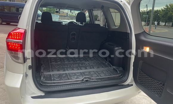 Nunua Ilio tumika Toyota Vanguard Nyeupe Gari ndani ya Maputo nchini Maputo Nunua Ilio tumika Toyota Vanguard Nyeupe Gari ndani ya Maputo nchini Maputo