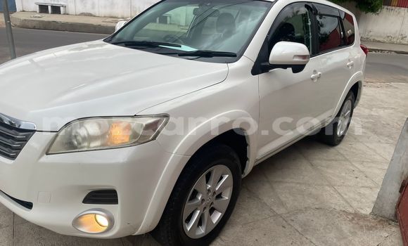 Nunua Ilio tumika Toyota Vanguard Nyeupe Gari ndani ya Maputo nchini Maputo Nunua Ilio tumika Toyota Vanguard Nyeupe Gari ndani ya Maputo nchini Maputo