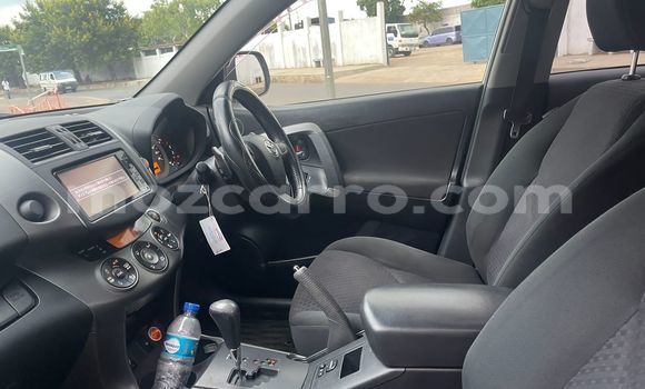 Nunua Ilio tumika Toyota Vanguard Nyeupe Gari ndani ya Maputo nchini Maputo Nunua Ilio tumika Toyota Vanguard Nyeupe Gari ndani ya Maputo nchini Maputo