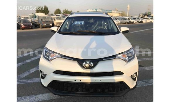 Nunua Imported Toyota Ade Nyeupe Lori ndani ya Import - Dubai nchini Cabo Delgado Nunua Imported Toyota Ade Nyeupe Lori ndani ya Import - Dubai nchini Cabo Delgado