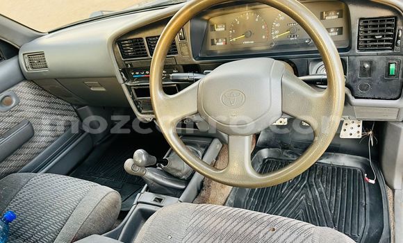 Nunua Ilio tumika Toyota Hilux Kijani Gari ndani ya Maputo nchini Maputo Nunua Ilio tumika Toyota Hilux Kijani Gari ndani ya Maputo nchini Maputo