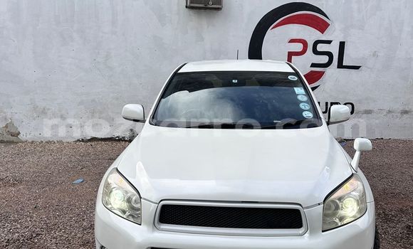 Comprar Usado Toyota RAV4 Branco Carro em Maputo em Maputo Comprar Usado Toyota RAV4 Branco Carro em Maputo em Maputo