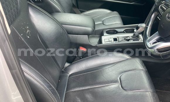 Tenga Tsaru Hyundai Santa Fe Bhurawuni Mota in Maputo in Maputo Tenga Tsaru Hyundai Santa Fe Bhurawuni Mota in Maputo in Maputo