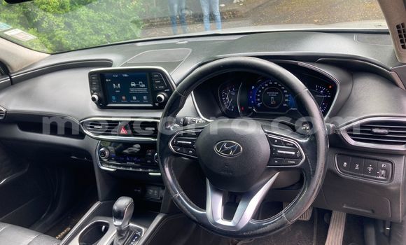 Tenga Tsaru Hyundai Santa Fe Bhurawuni Mota in Maputo in Maputo Tenga Tsaru Hyundai Santa Fe Bhurawuni Mota in Maputo in Maputo