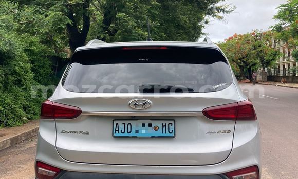 Tenga Tsaru Hyundai Santa Fe Bhurawuni Mota in Maputo in Maputo Tenga Tsaru Hyundai Santa Fe Bhurawuni Mota in Maputo in Maputo