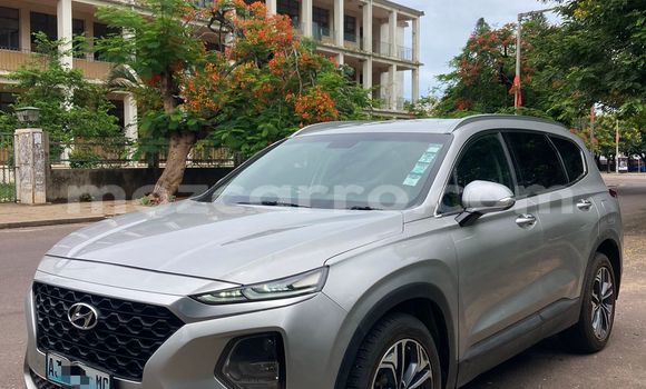 Tenga Tsaru Hyundai Santa Fe Bhurawuni Mota in Maputo in Maputo Tenga Tsaru Hyundai Santa Fe Bhurawuni Mota in Maputo in Maputo