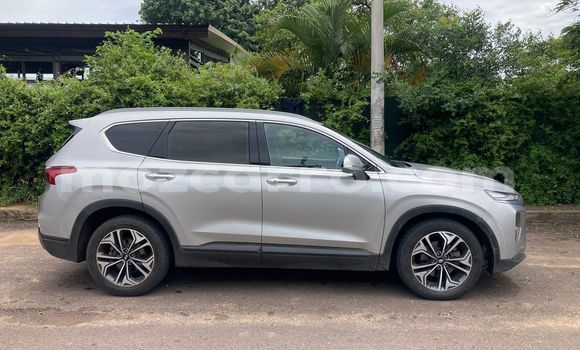 Tenga Tsaru Hyundai Santa Fe Bhurawuni Mota in Maputo in Maputo Tenga Tsaru Hyundai Santa Fe Bhurawuni Mota in Maputo in Maputo