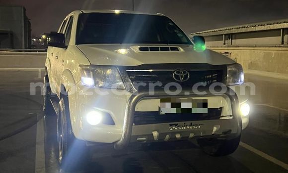 Comprar Novo Toyota Hilux Branco Carro em Maputo em Maputo Comprar Novo Toyota Hilux Branco Carro em Maputo em Maputo