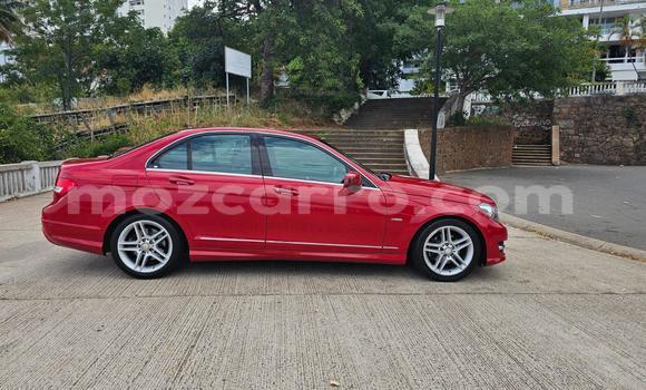 Nunua Ilio tumika Mercedes-Benz C-Classe Nyekundu Gari ndani ya Maputo nchini Maputo Nunua Ilio tumika Mercedes-Benz C-Classe Nyekundu Gari ndani ya Maputo nchini Maputo