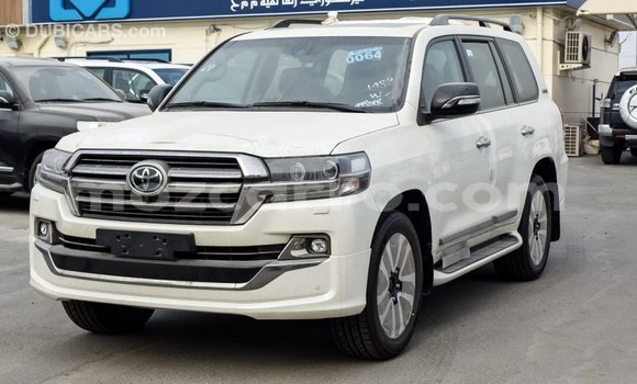 Nunua Imported Toyota Land Cruiser Nyeupe Gari ndani ya Import - Dubai nchini Cabo Delgado Nunua Imported Toyota Land Cruiser Nyeupe Gari ndani ya Import - Dubai nchini Cabo Delgado