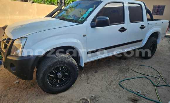 Comprar Usado Isuzu KB Branco Carro em Maputo em Maputo