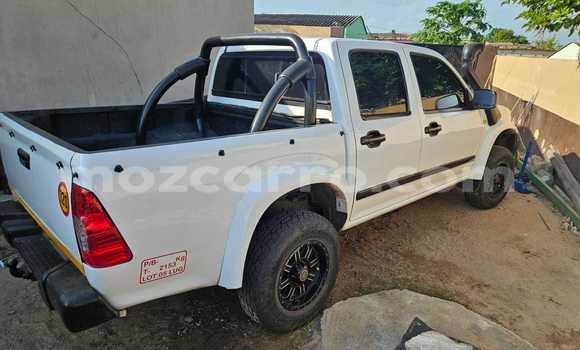 Comprar Usado Isuzu KB Branco Carro em Maputo em Maputo Comprar Usado Isuzu KB Branco Carro em Maputo em Maputo