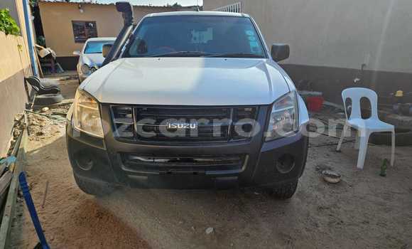 Comprar Usado Isuzu KB Branco Carro em Maputo em Maputo Comprar Usado Isuzu KB Branco Carro em Maputo em Maputo