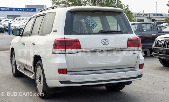 Nunua Imported Toyota Land Cruiser Nyeupe Gari ndani ya Import - Dubai nchini Cabo Delgado Nunua Imported Toyota Land Cruiser Nyeupe Gari ndani ya Import - Dubai nchini Cabo Delgado