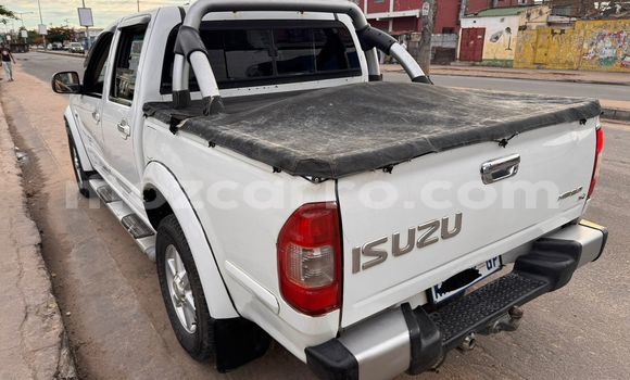 Tenga Tsaru Isuzu KB Chena Mota in Maputo in Maputo Tenga Tsaru Isuzu KB Chena Mota in Maputo in Maputo