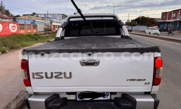 Tenga Tsaru Isuzu KB Chena Mota in Maputo in Maputo Tenga Tsaru Isuzu KB Chena Mota in Maputo in Maputo