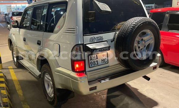 Nunua Ilio tumika Toyota Land Cruiser Prado Nyeupe Gari ndani ya Maputo nchini Maputo Nunua Ilio tumika Toyota Land Cruiser Prado Nyeupe Gari ndani ya Maputo nchini Maputo