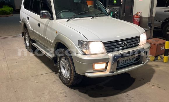Nunua Ilio tumika Toyota Land Cruiser Prado Nyeupe Gari ndani ya Maputo nchini Maputo Nunua Ilio tumika Toyota Land Cruiser Prado Nyeupe Gari ndani ya Maputo nchini Maputo