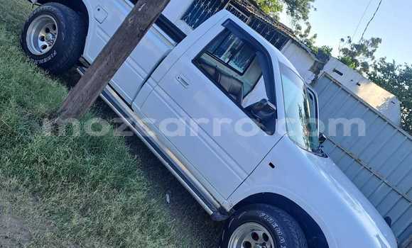 Comprar Usado Isuzu KB Branco Carro em Maputo em Maputo Comprar Usado Isuzu KB Branco Carro em Maputo em Maputo