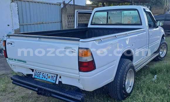 Comprar Usado Isuzu KB Branco Carro em Maputo em Maputo Comprar Usado Isuzu KB Branco Carro em Maputo em Maputo