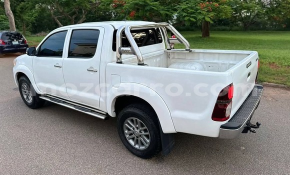 Buy Used Toyota Hilux White Car in Maputo in Maputo Buy Used Toyota Hilux White Car in Maputo in Maputo