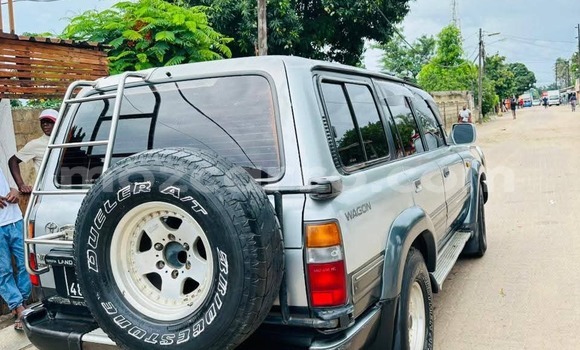 Nunua Ilio tumika Toyota Land Cruiser Nyingine Gari ndani ya Maputo nchini Maputo Nunua Ilio tumika Toyota Land Cruiser Nyingine Gari ndani ya Maputo nchini Maputo
