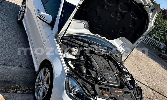 Comprar Usado Mercedes-Benz C180 coupe Branco Carro em Maputo em Maputo Comprar Usado Mercedes-Benz C180 coupe Branco Carro em Maputo em Maputo