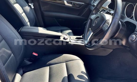 Comprar Usado Mercedes-Benz C180 coupe Branco Carro em Maputo em Maputo Comprar Usado Mercedes-Benz C180 coupe Branco Carro em Maputo em Maputo