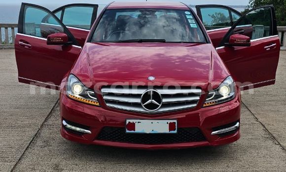 Nunua Ilio tumika Mercedes-Benz C250 coupe Nyekundu Gari ndani ya Maputo nchini Maputo Nunua Ilio tumika Mercedes-Benz C250 coupe Nyekundu Gari ndani ya Maputo nchini Maputo