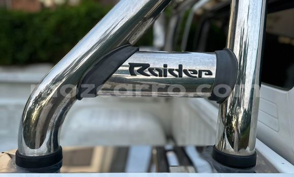 Nunua Ilio tumika Toyota Hilux Nyeupe Gari ndani ya Maputo nchini Maputo Nunua Ilio tumika Toyota Hilux Nyeupe Gari ndani ya Maputo nchini Maputo