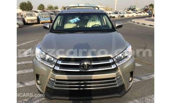 Tenga Imported Toyota Highlander Zvimwe Mota in Import - Dubai in Cabo Delgado Tenga Imported Toyota Highlander Zvimwe Mota in Import - Dubai in Cabo Delgado