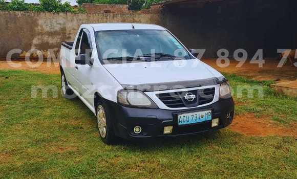 Comprar Usado Nissan NP 300 Branco Carro em Maputo em Maputo Comprar Usado Nissan NP 300 Branco Carro em Maputo em Maputo