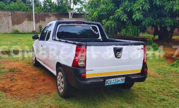 Comprar Usado Nissan NP 300 Branco Carro em Maputo em Maputo Comprar Usado Nissan NP 300 Branco Carro em Maputo em Maputo