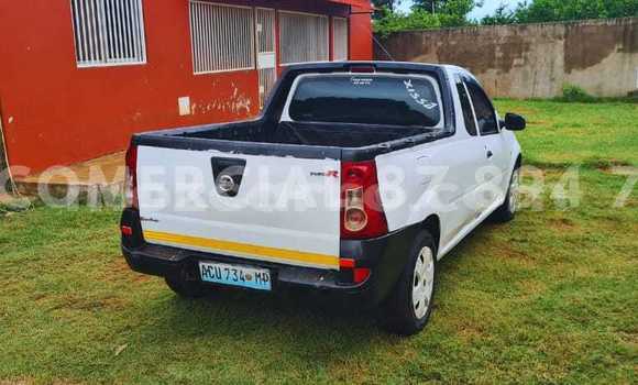 Comprar Usado Nissan NP 300 Branco Carro em Maputo em Maputo Comprar Usado Nissan NP 300 Branco Carro em Maputo em Maputo
