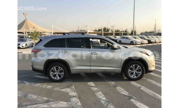 Tenga Imported Toyota Highlander Zvimwe Mota in Import - Dubai in Cabo Delgado Tenga Imported Toyota Highlander Zvimwe Mota in Import - Dubai in Cabo Delgado