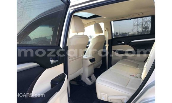 Tenga Imported Toyota Highlander Zvimwe Mota in Import - Dubai in Cabo Delgado Tenga Imported Toyota Highlander Zvimwe Mota in Import - Dubai in Cabo Delgado