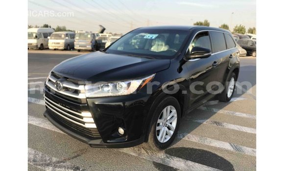 Tenga Imported Toyota Highlander Nhema Mota in Import - Dubai in Cabo Delgado Tenga Imported Toyota Highlander Nhema Mota in Import - Dubai in Cabo Delgado