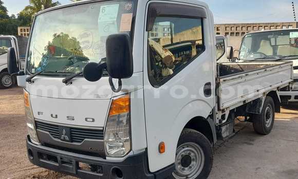 Comprar Novo Mitsubishi Canter Branco Caminhão em Maputo em Maputo