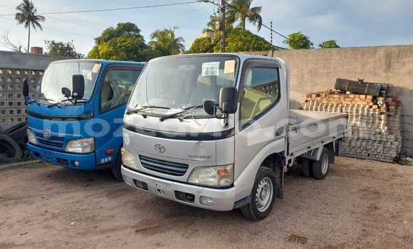 Comprar Usado Toyota Dyna Prata Caminhão em Maputo em Maputo