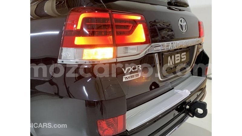 Big with watermark toyota land cruiser cabo delgado import dubai 5749