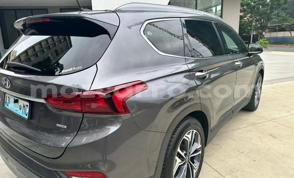 Tenga Tsaru Hyundai Santa Fe Zvimwe Mota in Maputo in Maputo Tenga Tsaru Hyundai Santa Fe Zvimwe Mota in Maputo in Maputo