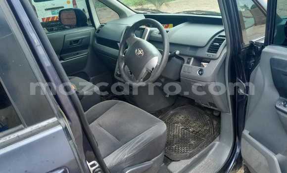 Comprar Usado Toyota Voxy Preto Carro em Maputo em Maputo Comprar Usado Toyota Voxy Preto Carro em Maputo em Maputo