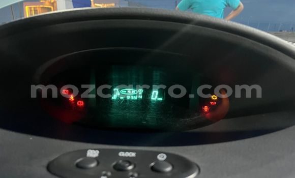Buy Used Toyota Vitz Blue Car in Maputo in Maputo Buy Used Toyota Vitz Blue Car in Maputo in Maputo
