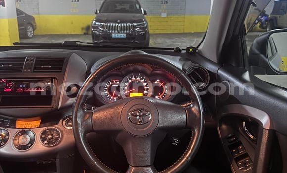 Nunua Ilio tumika Toyota RAV4 Fedha Gari ndani ya Maputo nchini Maputo Nunua Ilio tumika Toyota RAV4 Fedha Gari ndani ya Maputo nchini Maputo