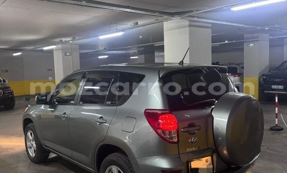 Nunua Ilio tumika Toyota RAV4 Fedha Gari ndani ya Maputo nchini Maputo Nunua Ilio tumika Toyota RAV4 Fedha Gari ndani ya Maputo nchini Maputo