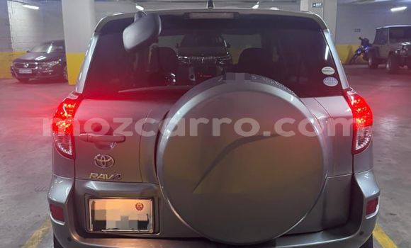 Nunua Ilio tumika Toyota RAV4 Fedha Gari ndani ya Maputo nchini Maputo Nunua Ilio tumika Toyota RAV4 Fedha Gari ndani ya Maputo nchini Maputo